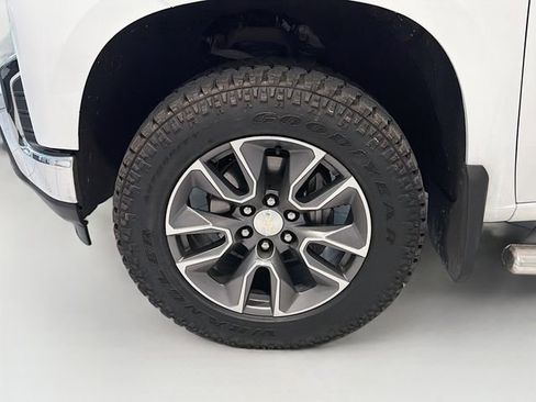 Certified 2019 Chevrolet Silverado 1500 LT w/ Texas Edition image 23