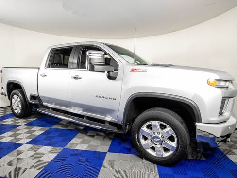 Used 2020 Chevrolet Silverado 2500 LTZ w/ LTZ Plus Package AWD/4WD image 3