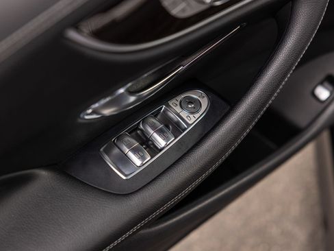 Used 2018 Mercedes-Benz E 400 Coupe image 31