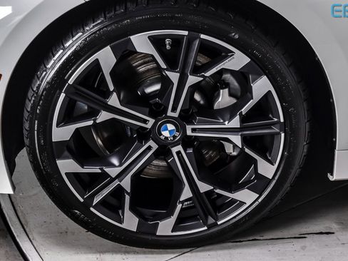 Used 2025 BMW 330i xDrive Sedan w/ M Sport Package image 10