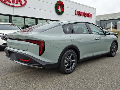 New 2025 Kia K4 LXS image 3