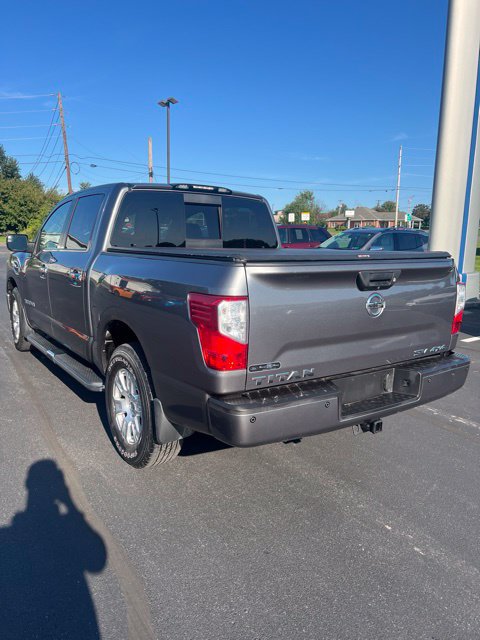 Used 2017 Nissan Titan SV AWD/4WD image 7