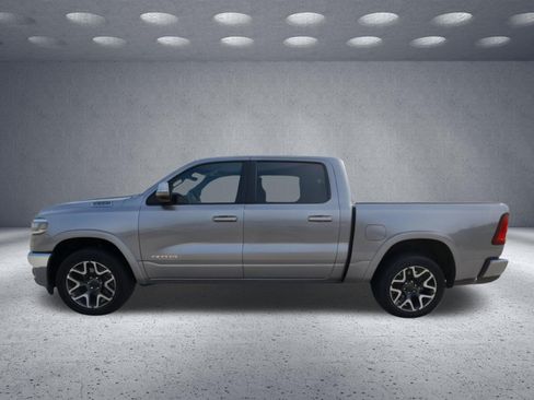 Used 2025 RAM 1500 Laramie AWD/4WD image 6