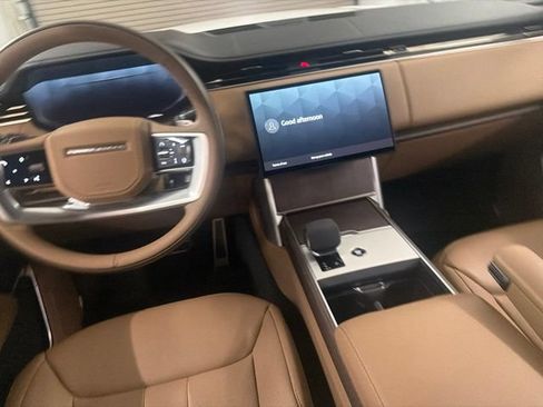 Certified 2025 Land Rover Range Rover SE AWD/4WD image 18