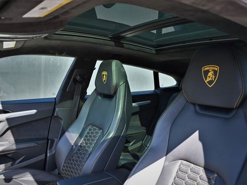 Used 2020 Lamborghini Urus image 15