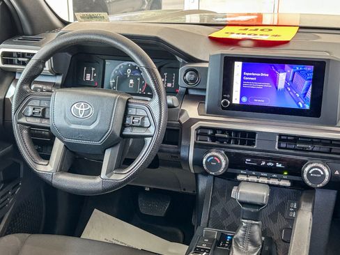 Used 2025 Toyota Tacoma SR5 AWD/4WD image 12