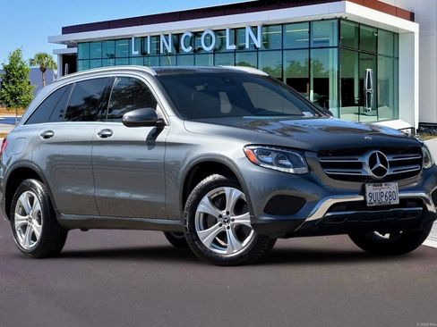Used 2017 Mercedes-Benz GLC 300 4MATIC image 2