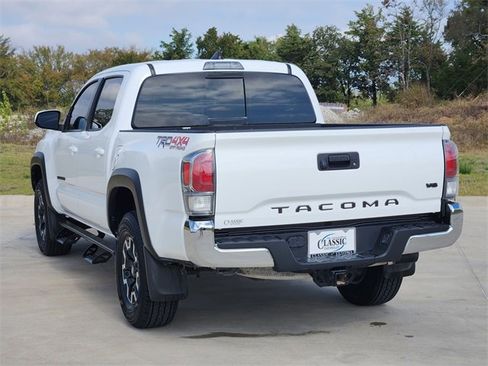 Used 2021 Toyota Tacoma TRD Off-Road image 8