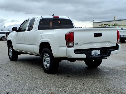 Used 2016 Toyota Tacoma SR w/ SR Convenience Package image 5