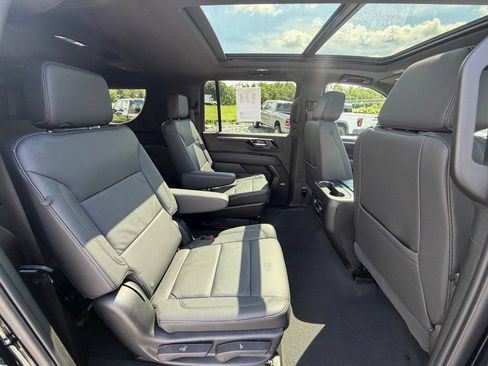 Used 2026 Chevrolet Suburban Z71 w/ Comfort Package AWD/4WD image 24