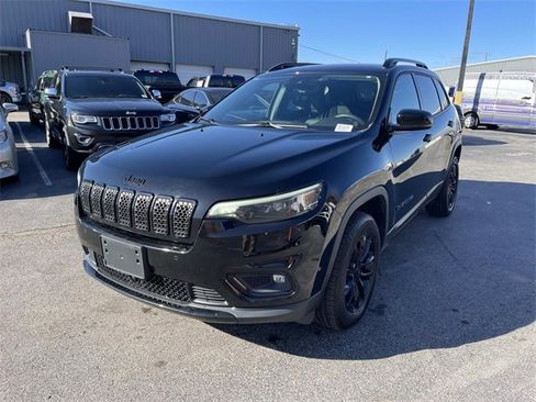 Used 2023 Jeep Cherokee Altitude Lux image 7
