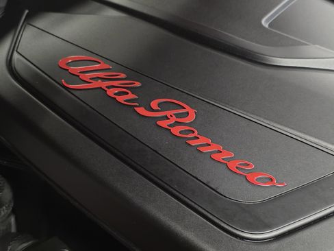 Used 2022 Alfa Romeo Giulia Ti image 41