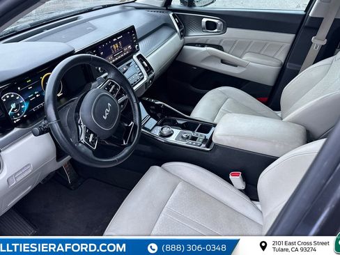 Used 2022 Kia Sorento SX Prestige w/ Panoramic Sunroof Package image 7