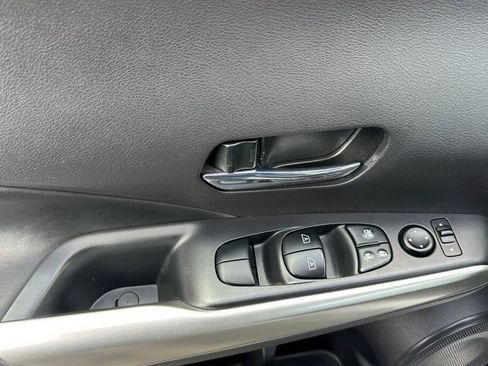 Used 2020 Nissan Kicks SR w/ SR Premium Package FWD image 11
