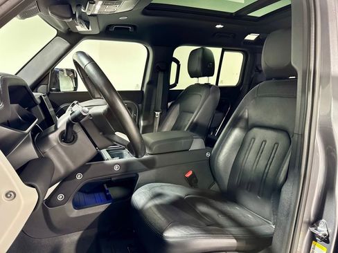 Used 2022 Land Rover Defender 110 S image 3