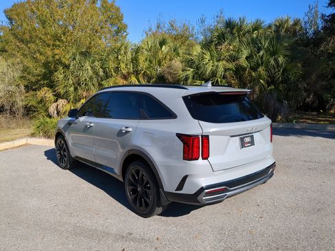Used 2023 Kia Sorento SX image 6