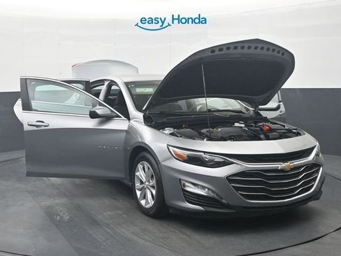 Used 2025 Chevrolet Malibu LT image 36