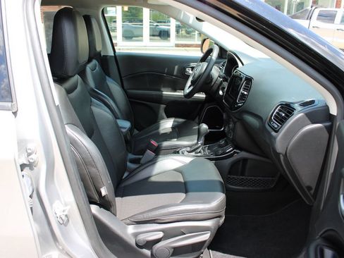 Used 2021 Jeep Compass Latitude w/ Sun and Sound Group AWD/4WD image 44