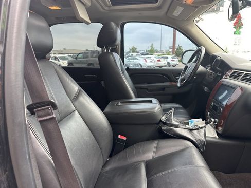 Used 2014 Chevrolet Tahoe LT w/ Luxury Package AWD/4WD image 32