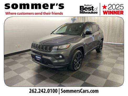 Used 2024 Jeep Compass Latitude w/ Convenience Group AWD/4WD image 2