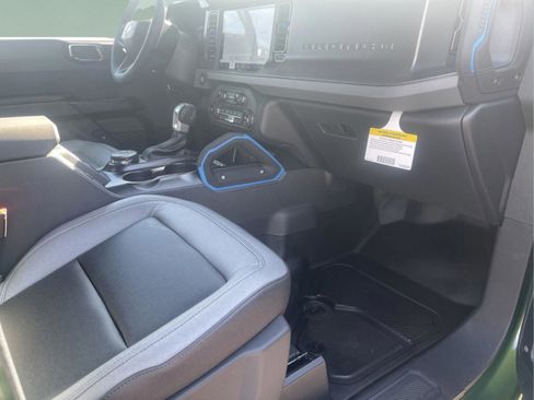 New 2024 Ford Bronco Black Diamond w/ Sasquatch Package AWD/4WD image 39