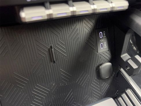 Used 2025 Toyota Tacoma SR5 image 68