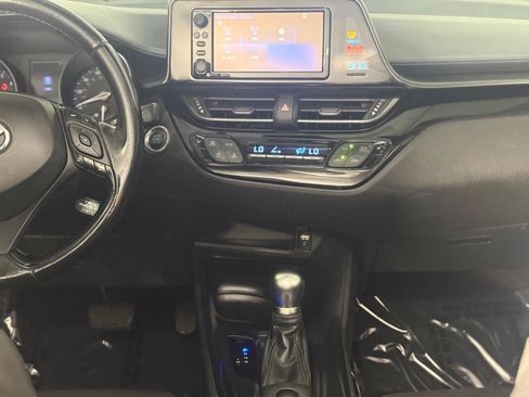 Used 2018 Toyota C-HR XLE FWD image 14