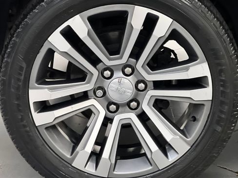 Used 2019 GMC Yukon Denali w/ Denali Ultimate Package AWD/4WD image 75