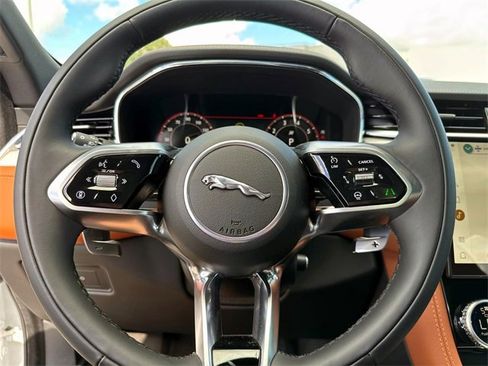 New 2025 Jaguar F-PACE R-Dynamic S image 26