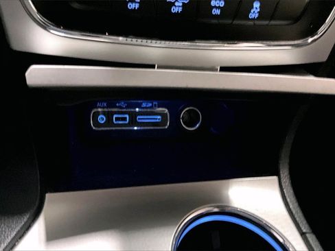 Used 2015 Jeep Grand Cherokee Overland w/ Advanced Technology Group image 16