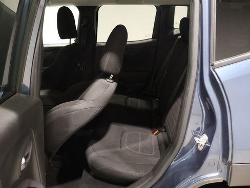 Used 2022 Jeep Renegade Latitude image 17