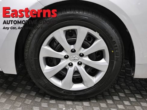 Used 2021 Toyota Corolla LE w/ Carpet Mat Package (TMS) FWD image 31