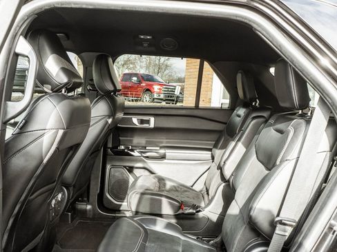 Used 2022 Ford Explorer ST w/ ST Street Pack image 33