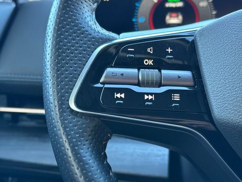 Certified 2023 Nissan Ariya FWD image 28