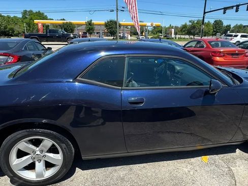 Used 2012 Dodge Challenger SXT RWD image 8