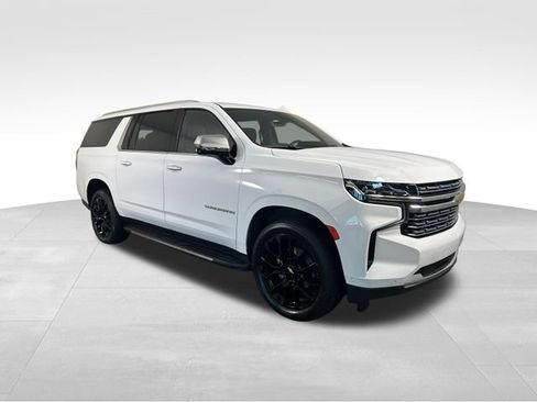 Used 2023 Chevrolet Suburban Premier w/ Advanced Technology Package AWD/4WD image 8