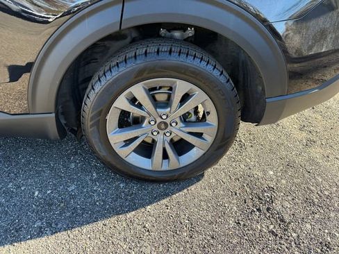 Used 2022 Ford Explorer XLT w/ Equipment Group 202A AWD/4WD image 22