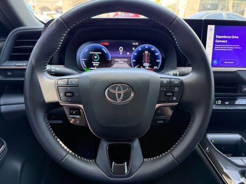 Used 2024 Toyota Crown AWD/4WD image 33