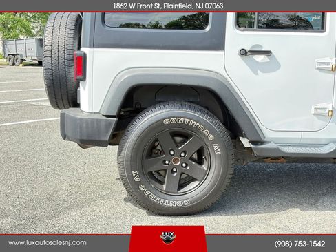 Used 2015 Jeep Wrangler Unlimited Sport w/ Quick Order Package 24S AWD/4WD image 11
