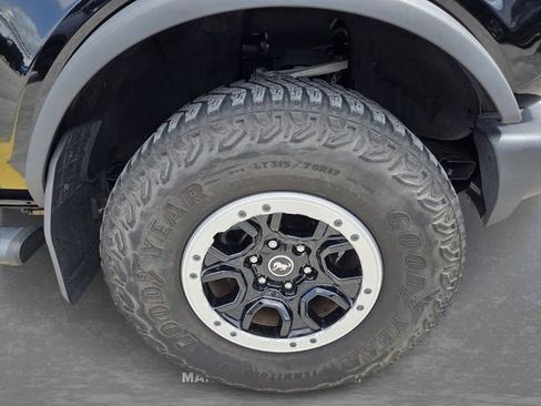 Used 2022 Ford Bronco 4-Door w/ Sasquatch Package AWD/4WD image 9