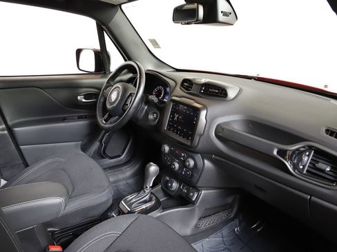 Used 2022 Jeep Renegade Altitude w/ Convenience Group AWD/4WD image 8