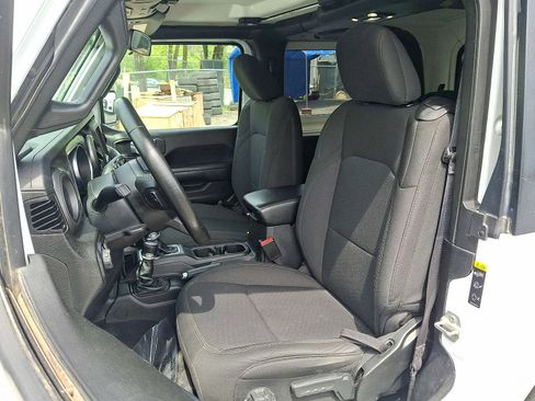 Used 2022 Jeep Wrangler Sport AWD/4WD image 11