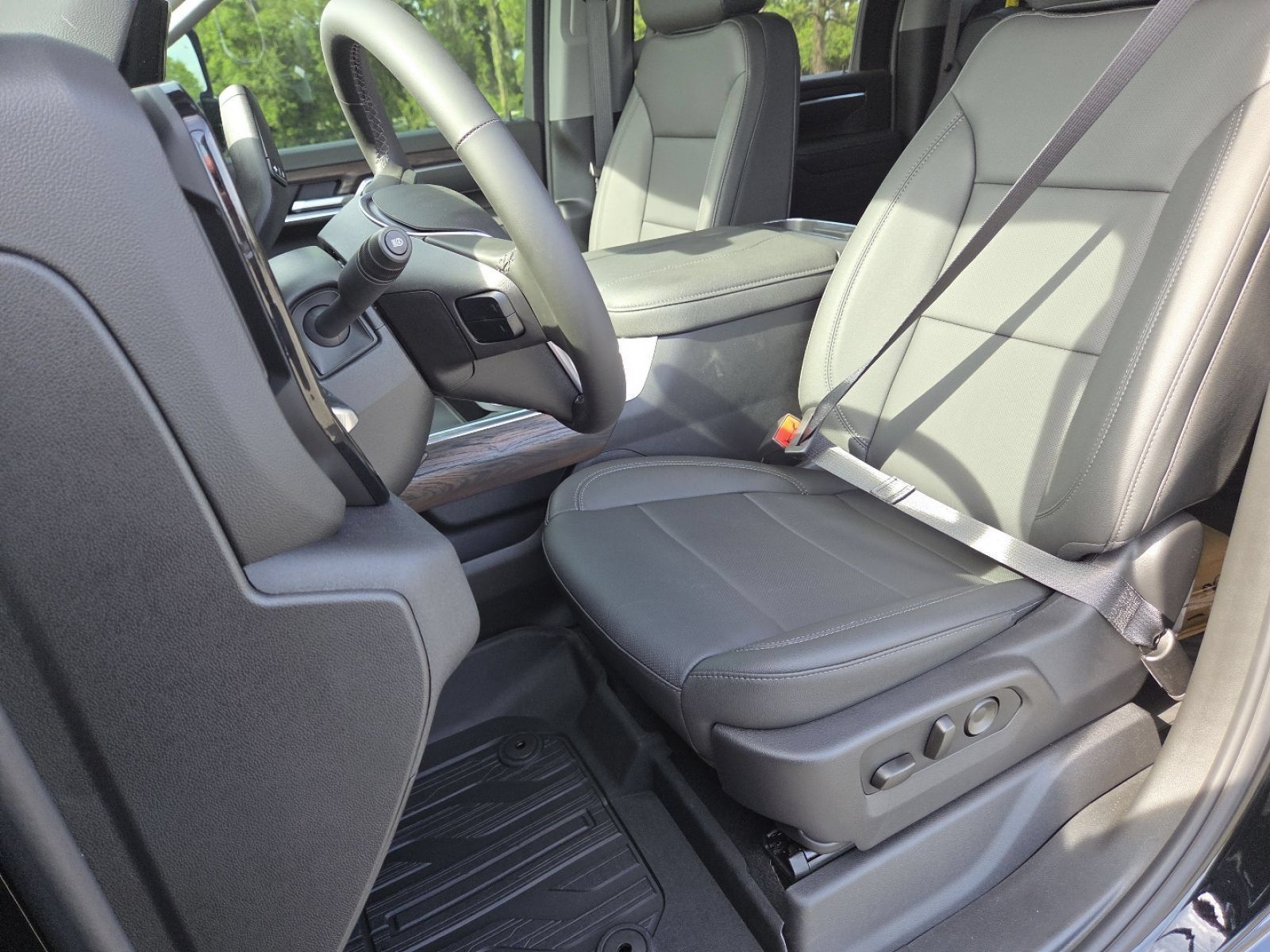 New 2026 GMC Sierra 2500 SLT w/ SLT Premium Package AWD/4WD image 27