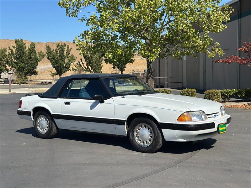 Used 1988 Ford Mustang LX RWD image 8