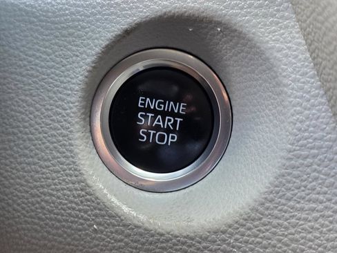 Used 2023 Toyota Corolla Cross LE FWD image 15