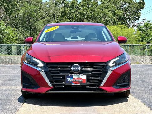 Used 2024 Nissan Altima 2.5 SL FWD image 10