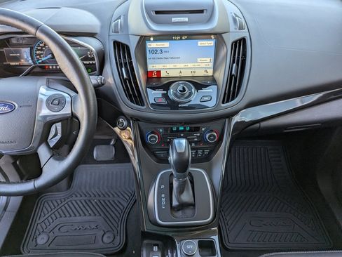 Used 2017 Ford C-MAX Energi Titanium w/ Equipment Group 501A image 17
