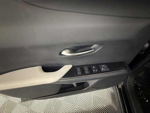 Used 2022 Lexus UX 250h 250h Base w/ Accessory Package (Z1) image 15