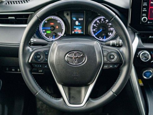 Used 2021 Toyota Venza LE image 14