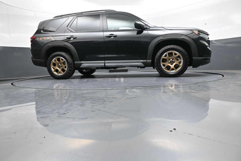Certified 2024 Honda Pilot TrailSport image 31